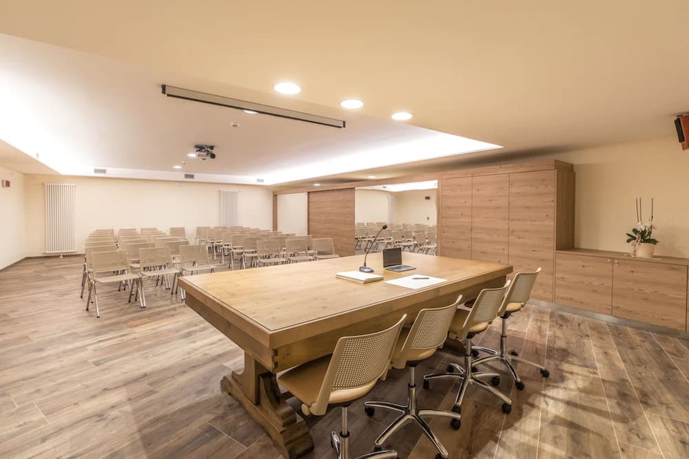 Meeting facility