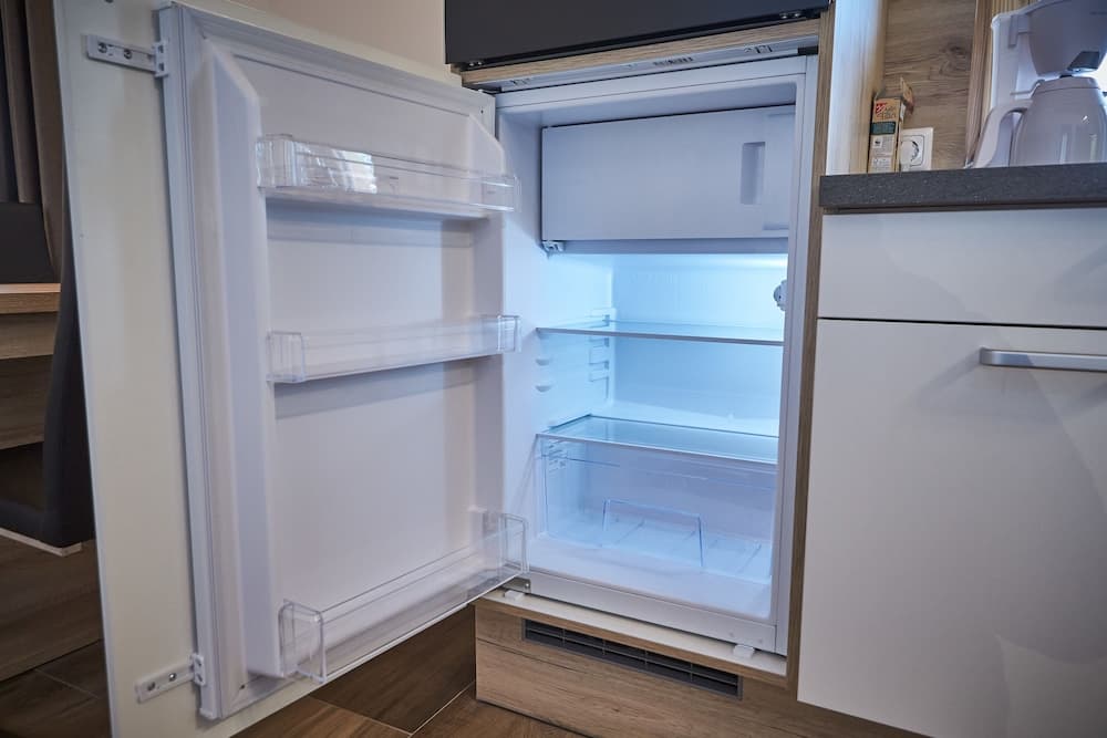 Mini-refrigerator