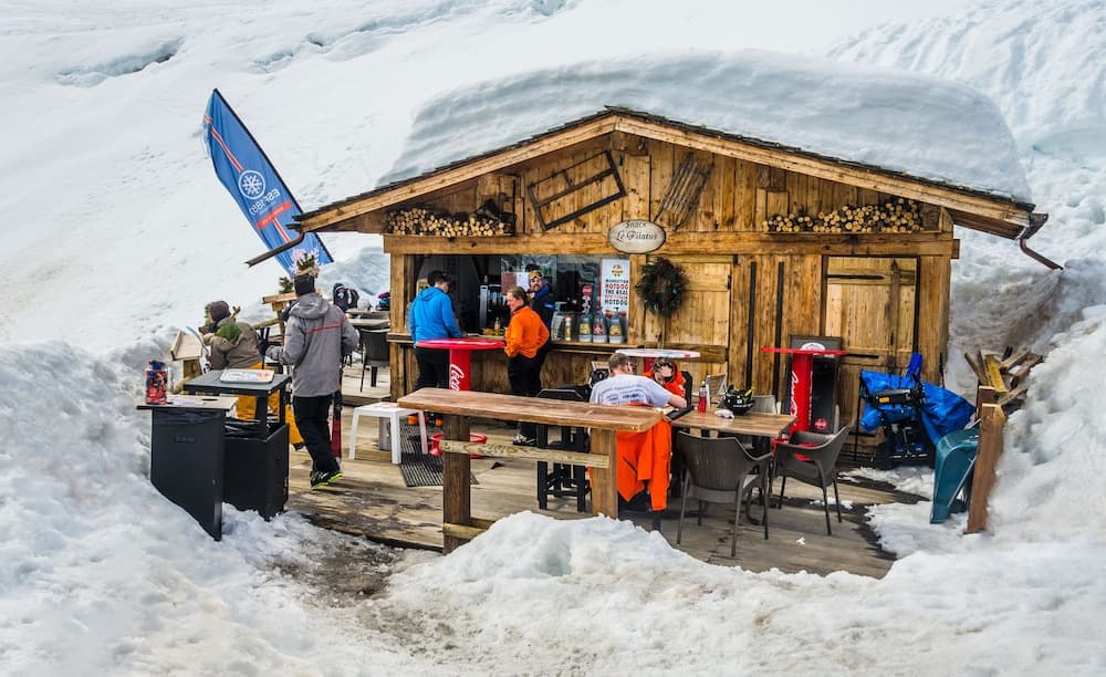 Snack bar
