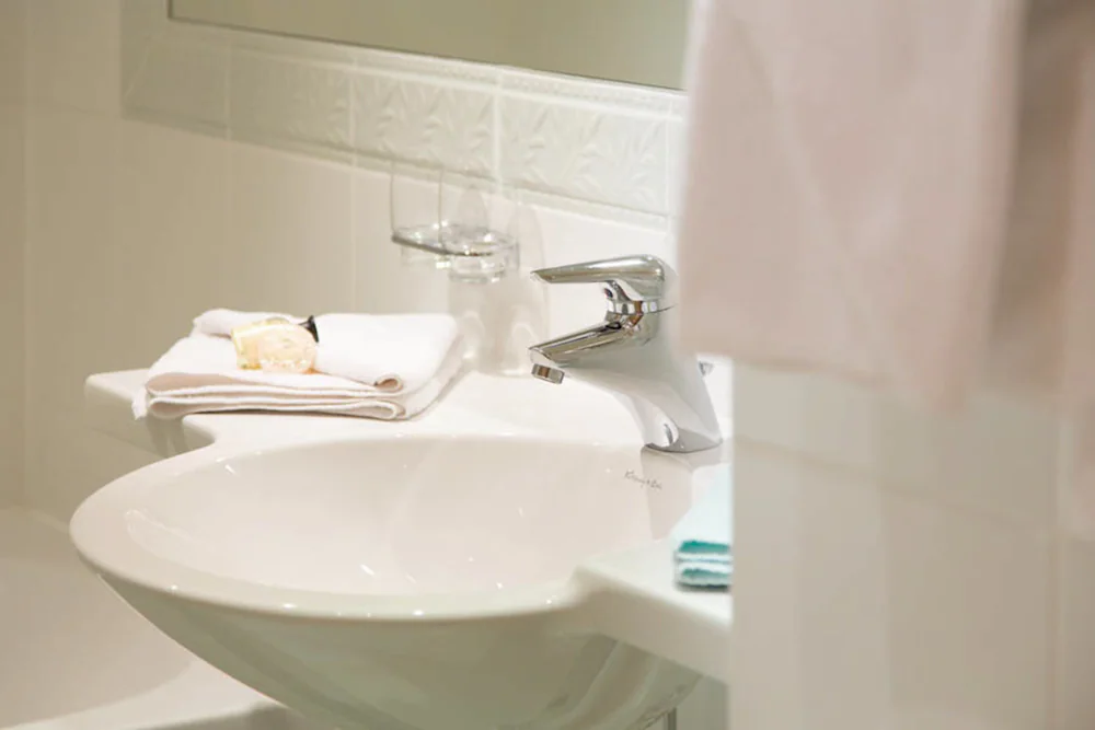 Bathroom sink