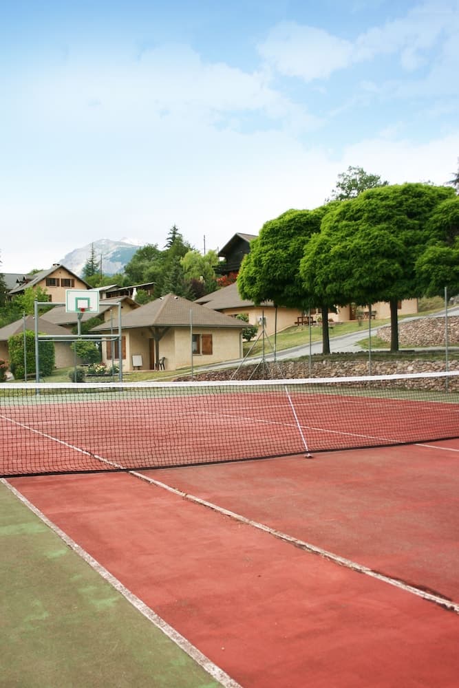 Tennis court