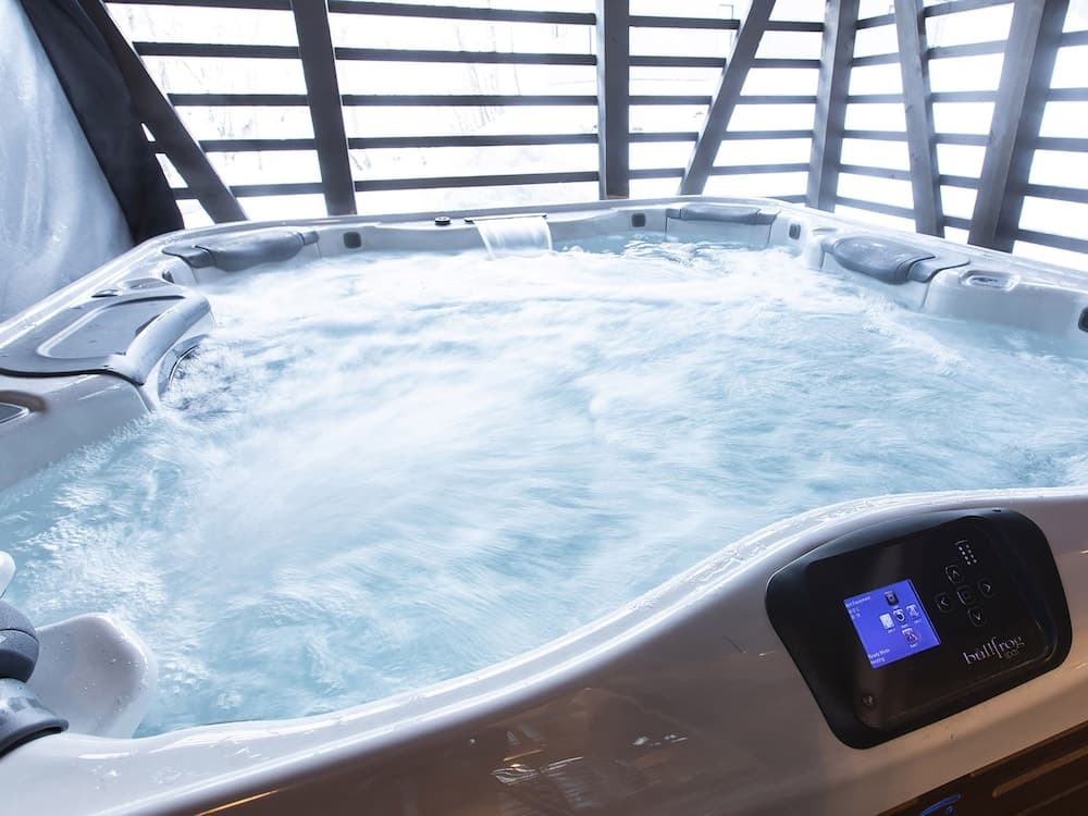 Private spa tub