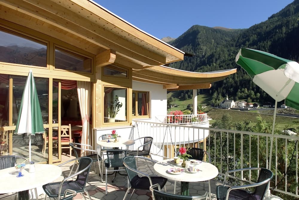 Sundeck
