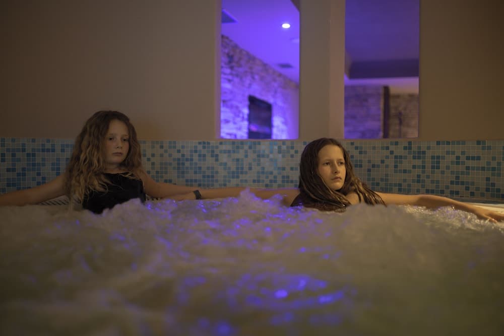 Indoor spa tub