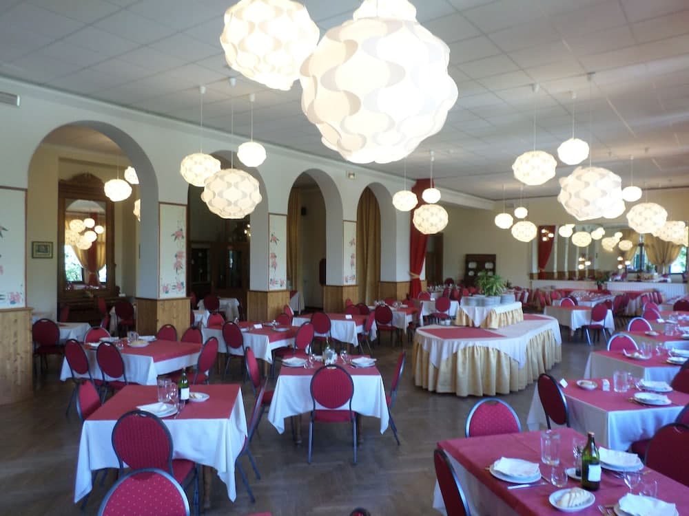Food court