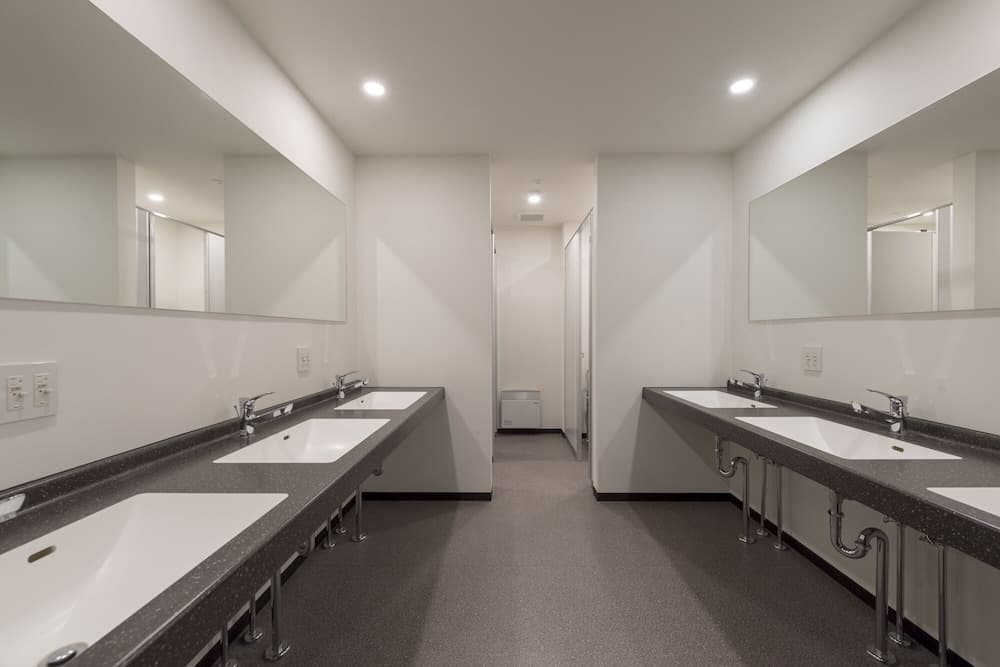 Bathroom sink