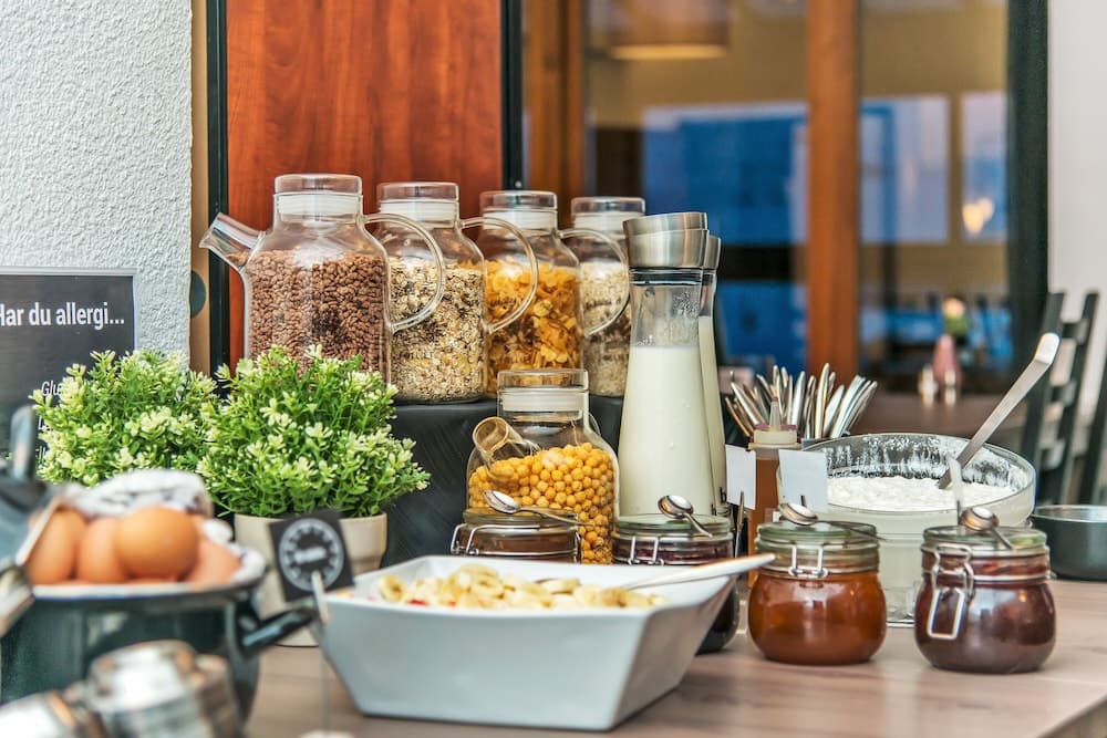 Breakfast buffet