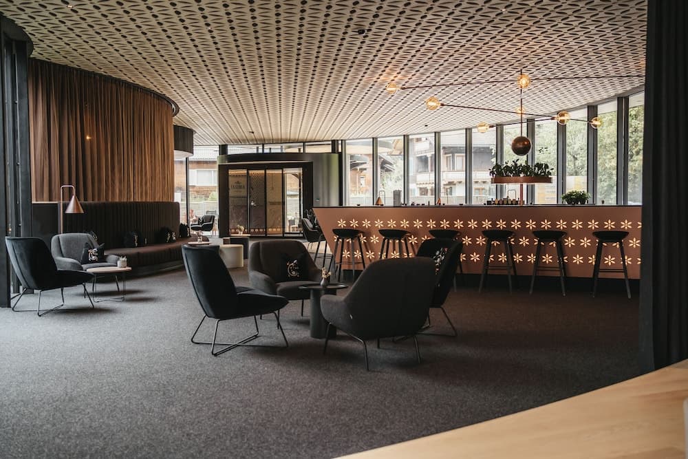 Lobby lounge