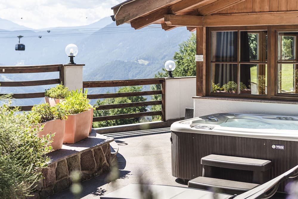 Jetted tub