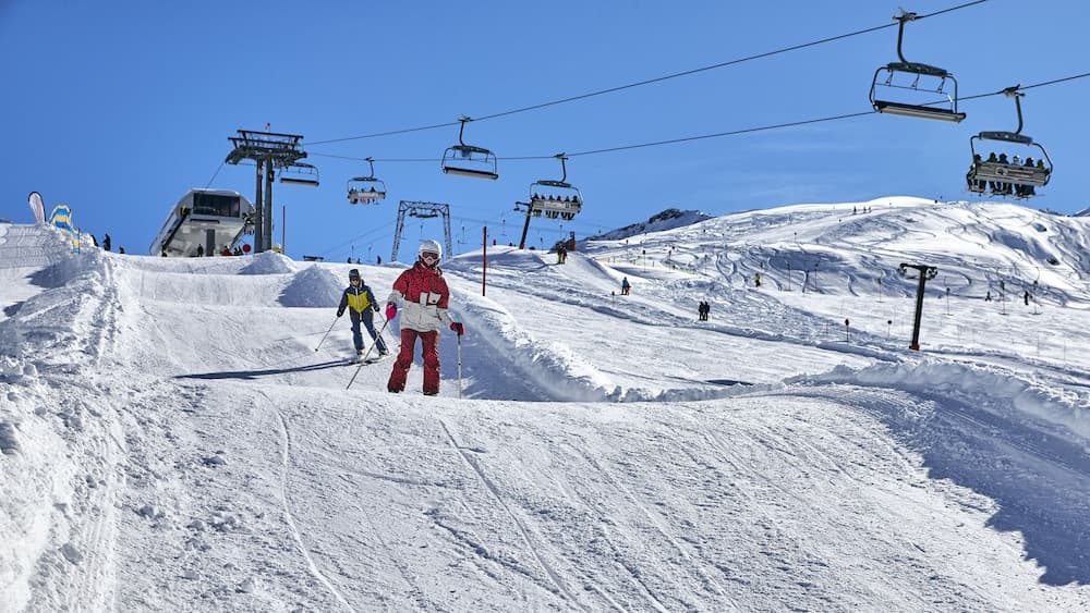 Snow and ski sports