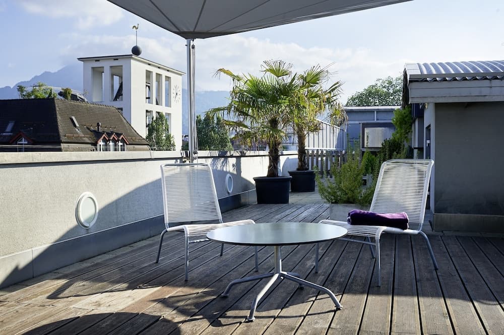 Sundeck