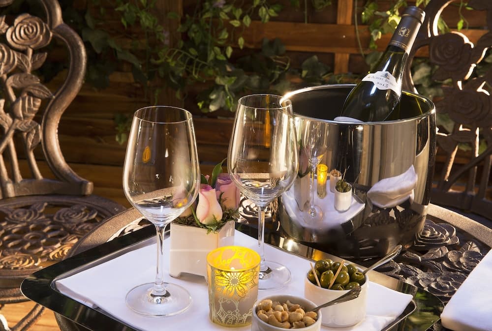 Champagne service