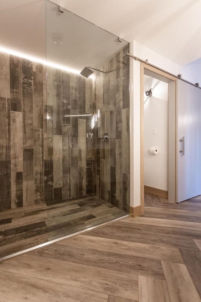 Bathroom shower