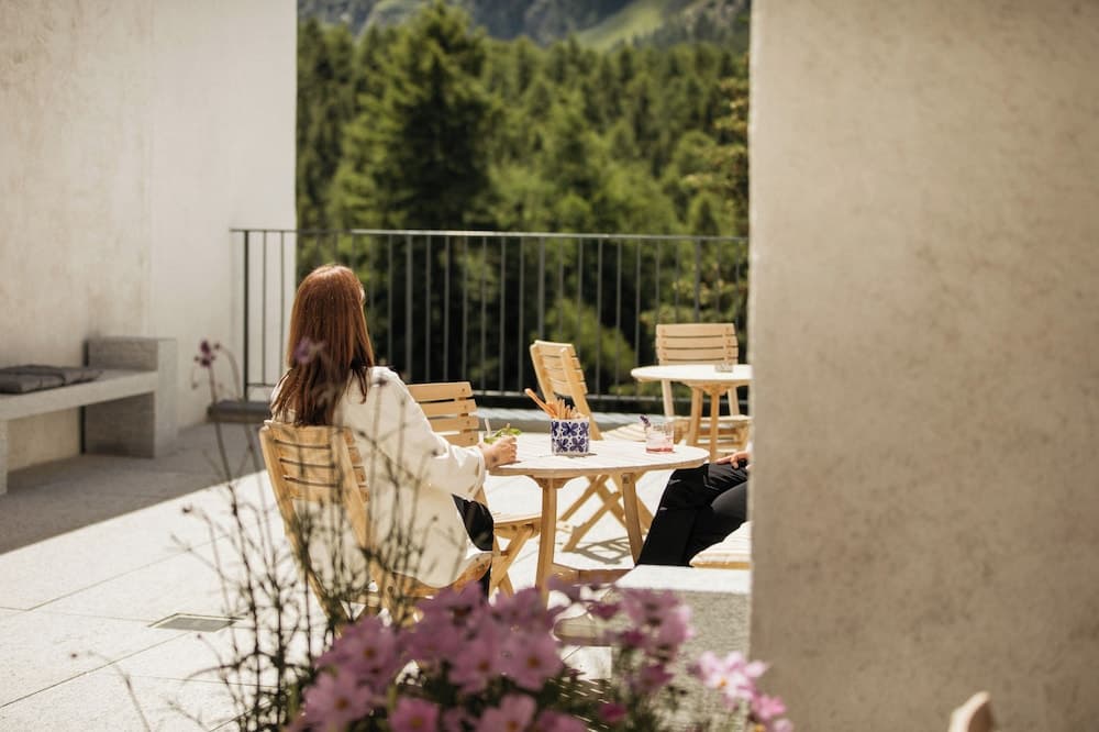Sundeck